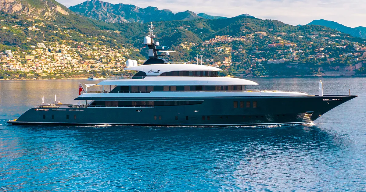 Exploring the French Riviera onboard Motor Yacht Loon 